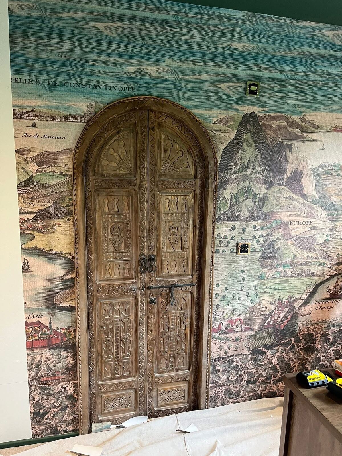 Mural feature wall, full room view